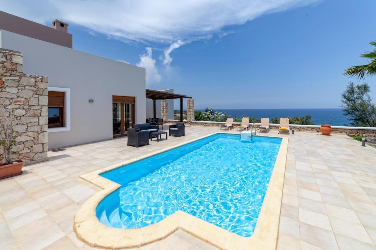 Karena Seaview Villa Gerani  Luaran gambar