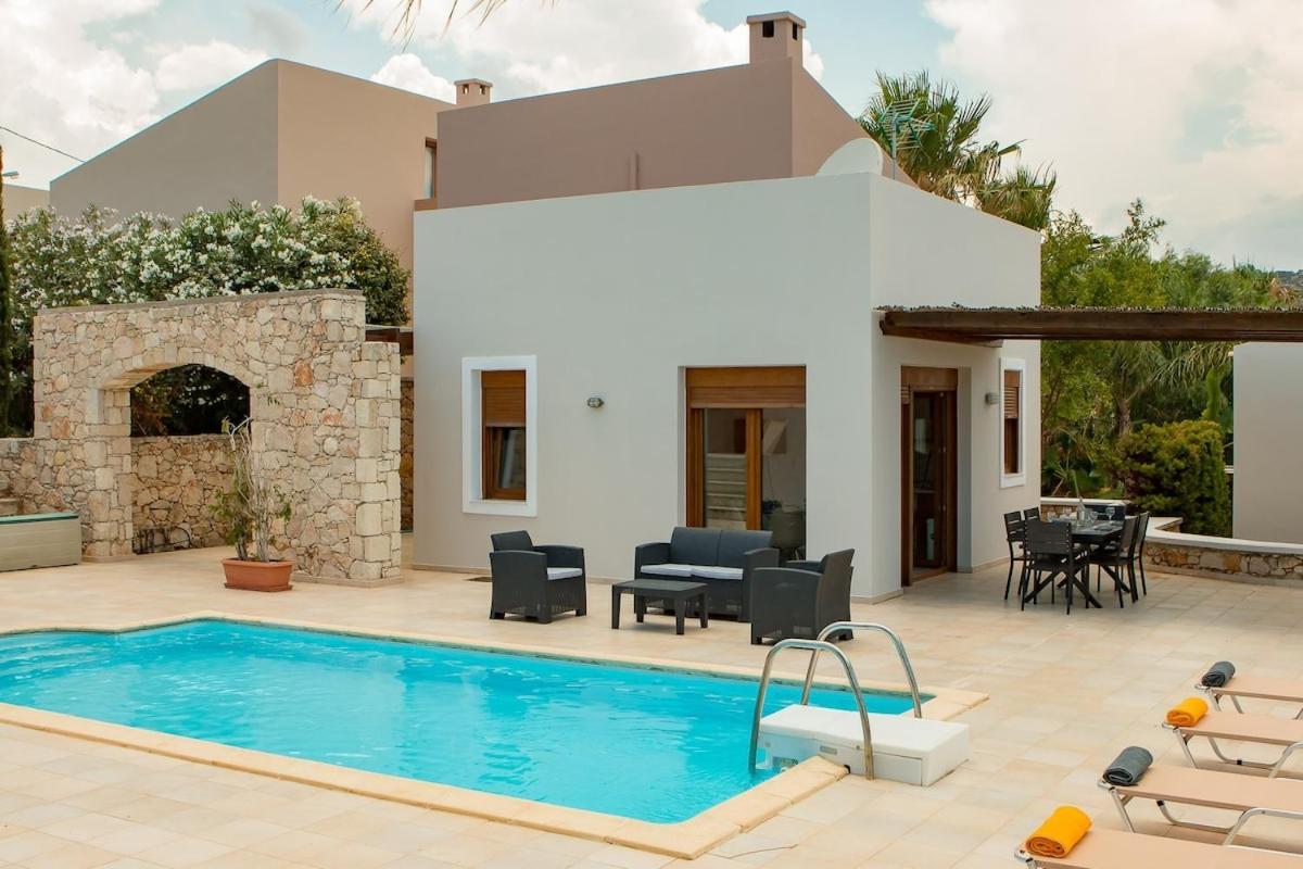 Karena Seaview Villa Gerani  Luaran gambar