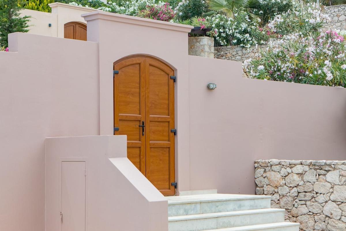 Karena Seaview Villa Gerani  Luaran gambar